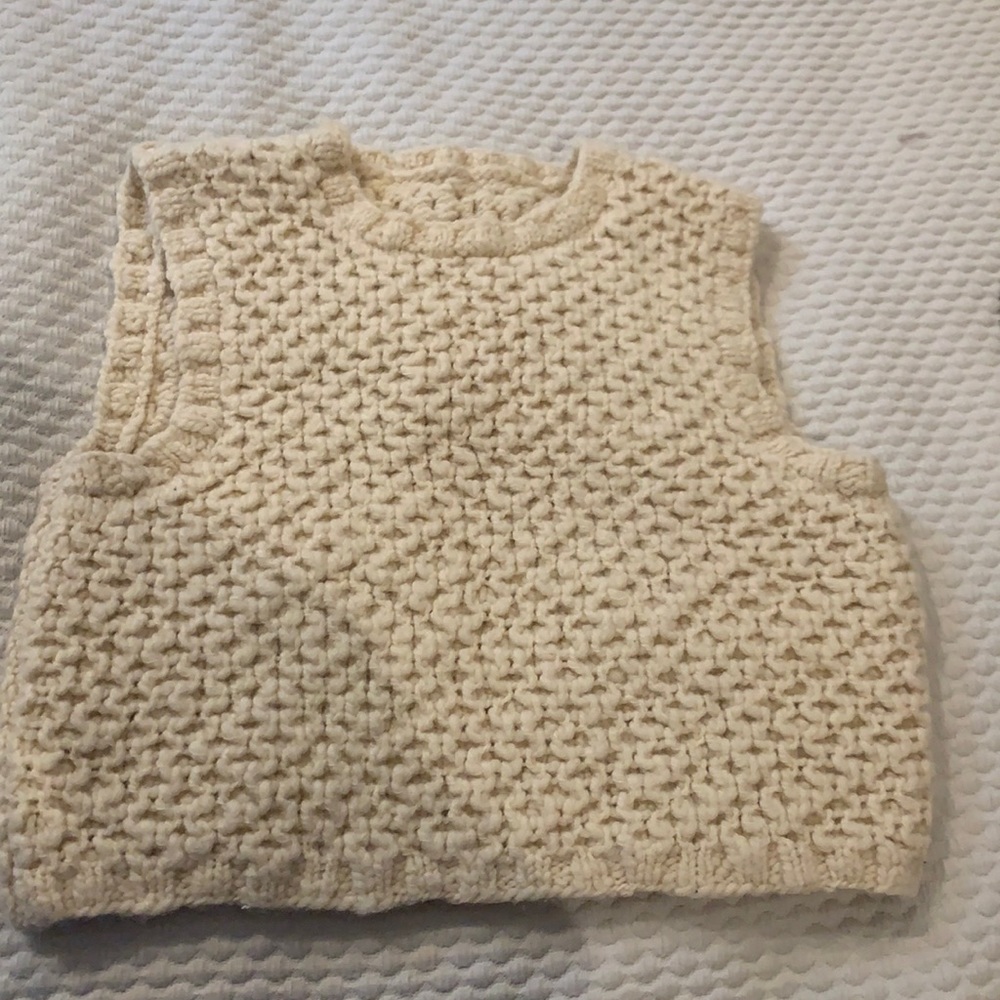 Sleeveless sweater